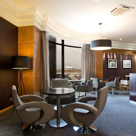 Hilton Paris Charles De Gaulle Airport 4*