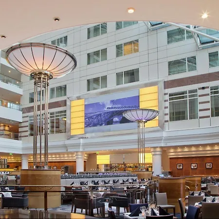 Hilton Paris Charles De Gaulle Airport Hotel 4*
