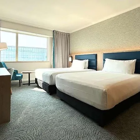 Hilton Paris Charles De Gaulle Airport 4*