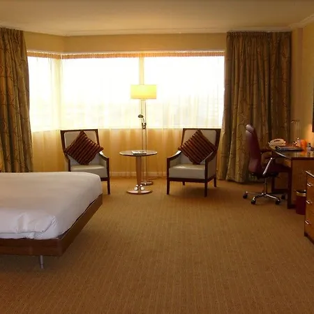 Hilton Paris Charles De Gaulle Airport Hotel 4*