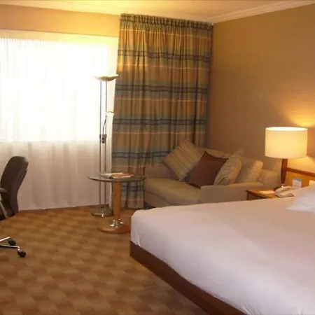 Hotel Hilton Paris Charles De Gaulle Airport 4*